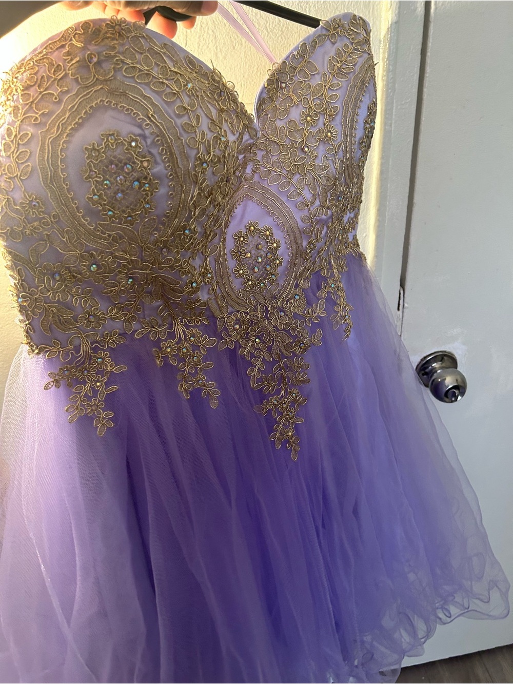 Sweetheart Lace AppliquΓ© Strapless Lilac Party Dress with Gold Embroidery